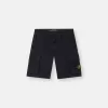 Bermuda cargo slim fit con tasche con cerniera. Bermuda cargo slim fit con tasche con cerniera.