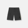 Bermuda cargo slim fit con tasche con cerniera. Bermuda cargo slim fit con tasche con cerniera.