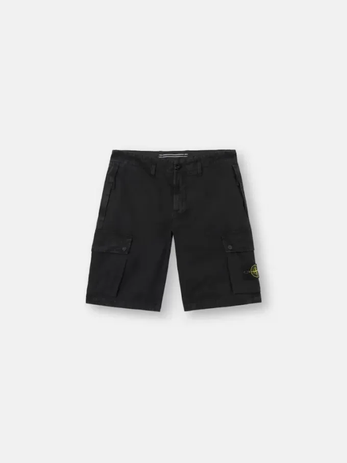 Bermuda cargo slim fit con tasche con cerniera. Bermuda cargo slim fit con tasche con cerniera.