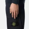 Bermuda cargo slim fit con tasche con cerniera. Bermuda cargo slim fit con tasche con cerniera.