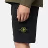 Bermuda dalla vestibilità regolare con elastico in vita. Bermuda dalla vestibilità regolare con elastico in vita.