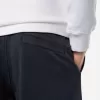 Bermuda dalla vestibilità regolare con elastico in vita. Bermuda dalla vestibilità regolare con elastico in vita.