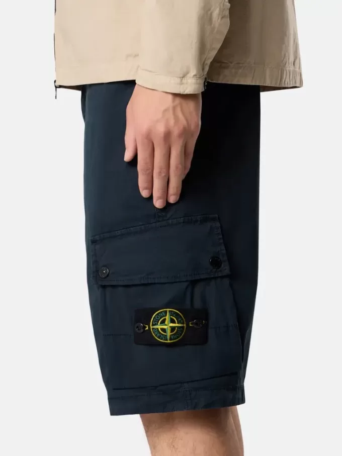 Bermuda slim fit con tasche con cerniera Bermuda slim fit con tasche con cerniera
