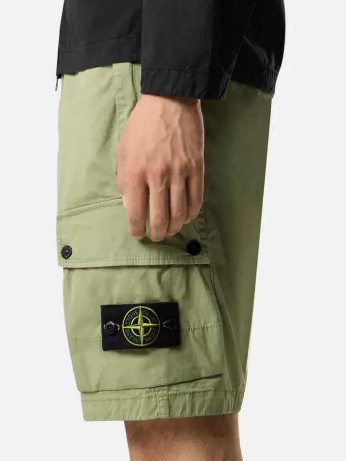 Bermuda slim fit con tasche con cerniera Bermuda slim fit con tasche con cerniera