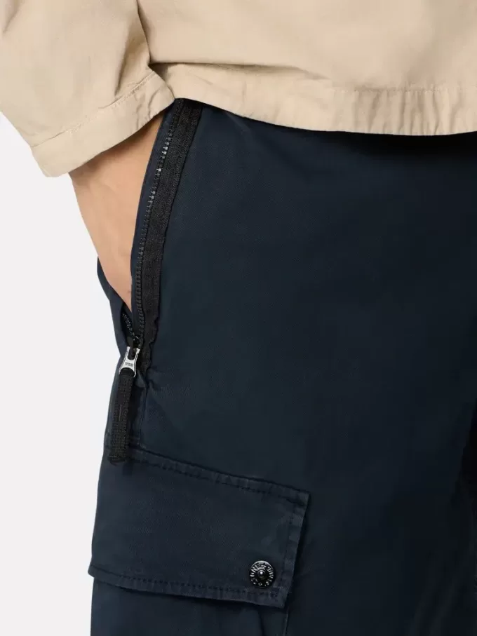 Bermuda slim fit con tasche con cerniera Bermuda slim fit con tasche con cerniera