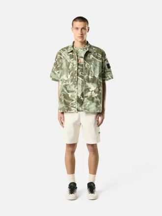 Camicia a maniche corte comoda con bottoni Camicia a maniche corte comoda con bottoni