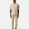 Camicia a maniche corte comoda con tasche sul petto e sulle maniche