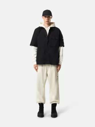 Camicia a maniche corte comoda con tasche sul petto e sulle maniche Camicia a maniche corte comoda con tasche sul petto e sulle maniche