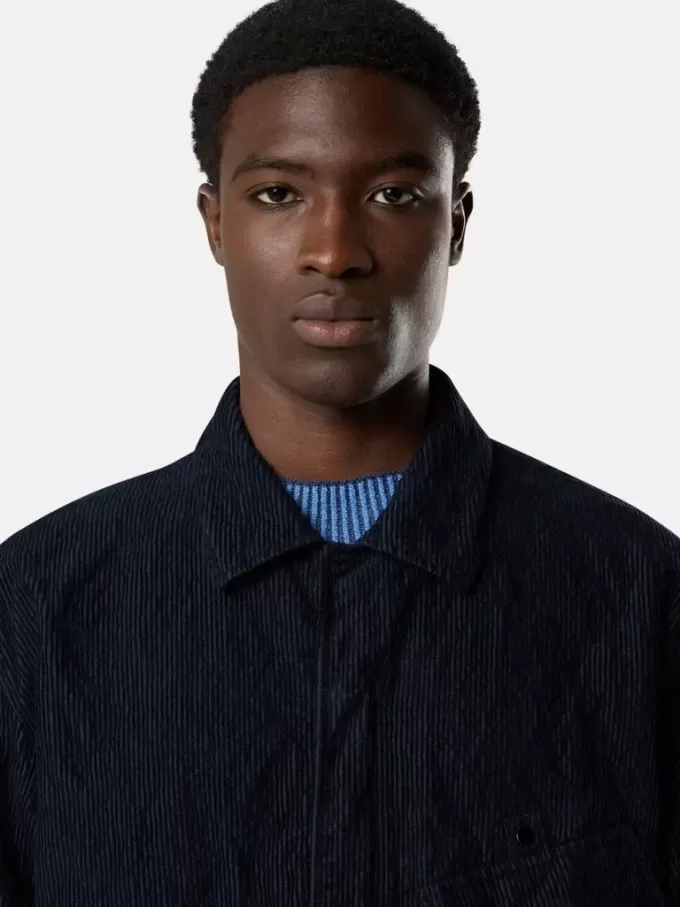 Camicia oversize comoda con tasca sul petto e cerniera a doppio cursore Camicia oversize comoda con tasca sul petto e cerniera a doppio cursore