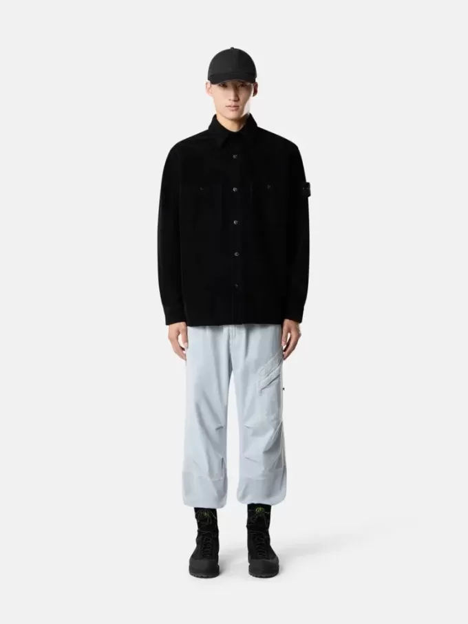 Camicia oversize comoda con tasche e chiusura a scatto