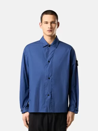 Camicia oversize comoda con tasche laterali e chiusura a scatto Camicia oversize comoda con tasche laterali e chiusura a scatto