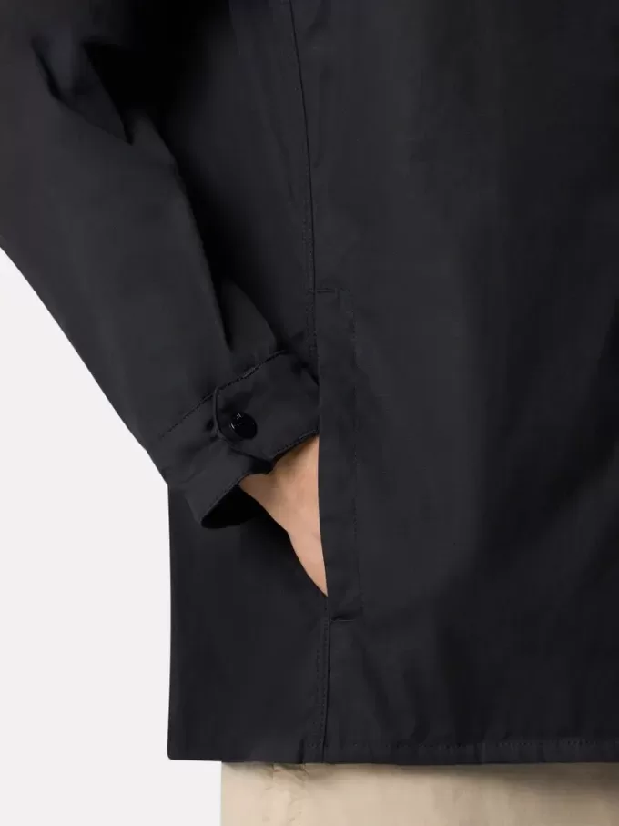 Camicia oversize comoda con tasche laterali e chiusura a scatto Camicia oversize comoda con tasche laterali e chiusura a scatto