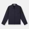 Camicia oversize dal taglio comodo con tasca sul petto a soffietto. Camicia oversize dal taglio comodo con tasca sul petto a soffietto.