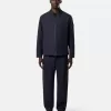 Camicia oversize dal taglio comodo con tasca sul petto a soffietto. Camicia oversize dal taglio comodo con tasca sul petto a soffietto.