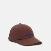 Cappellino da baseball con cinturino regolabile e ricamo Cappellino da baseball con cinturino regolabile e ricamo