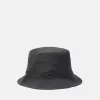 Cappello a secchiello con fodera in rete e ricamo Compass Cappello a secchiello con fodera in rete e ricamo Compass