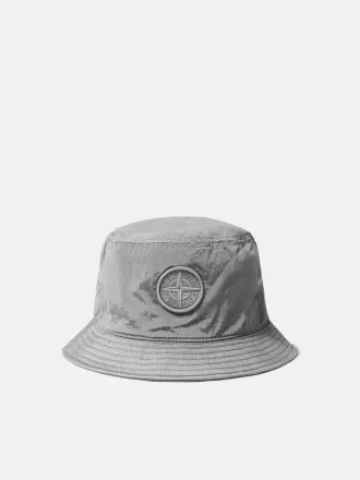 Cappello a secchiello con fodera in rete e ricamo Compass Cappello a secchiello con fodera in rete e ricamo Compass