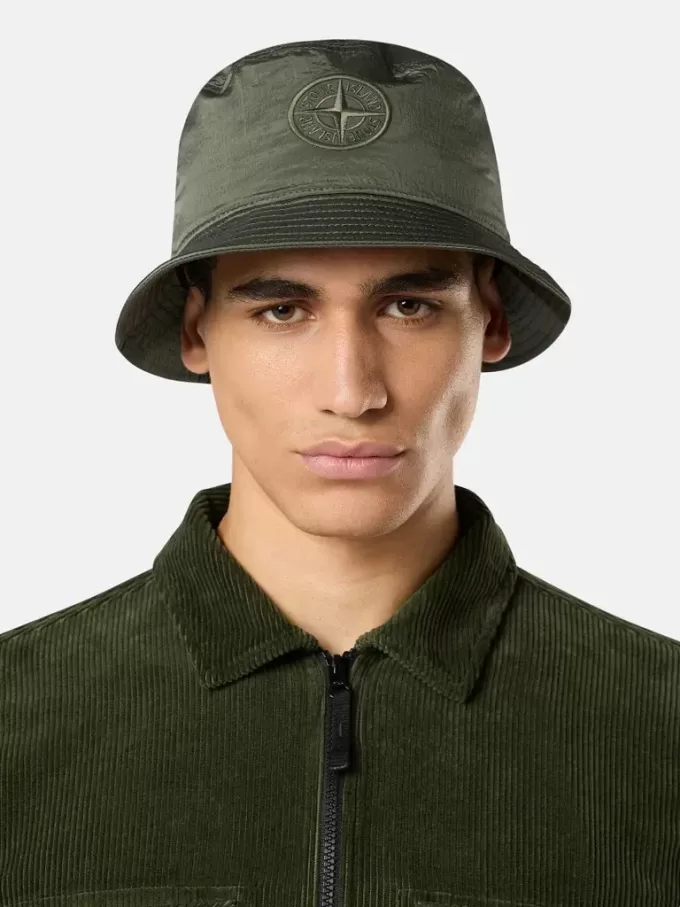 Cappello a secchiello con fodera in rete e ricamo Compass Cappello a secchiello con fodera in rete e ricamo Compass