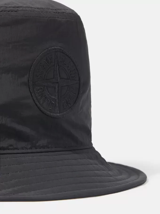Cappello a secchiello con fodera in rete e ricamo Compass Cappello a secchiello con fodera in rete e ricamo Compass