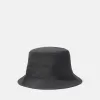 Cappello a secchiello con fodera in rete e ricamo Compass Cappello a secchiello con fodera in rete e ricamo Compass