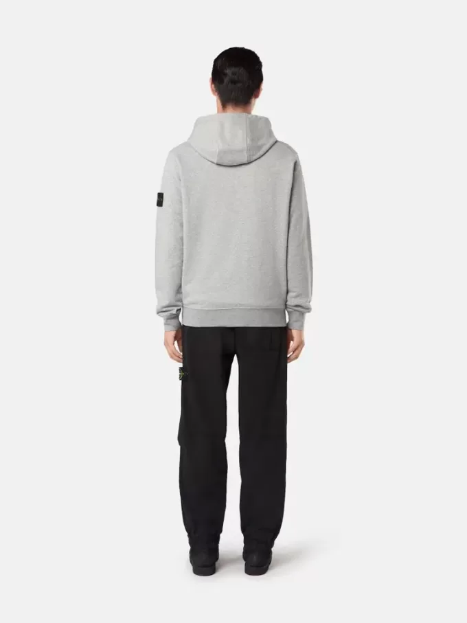 Felpa con cappuccio con coulisse e zip. Felpa con cappuccio con coulisse e zip.