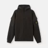 Felpa con cappuccio e zip, vestibilità regolare, con tasche sulle maniche. Felpa con cappuccio e zip, vestibilità regolare, con tasche sulle maniche.