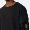 Felpa girocollo dalla vestibilità regolare con tasche sulle maniche. Felpa girocollo dalla vestibilità regolare con tasche sulle maniche.