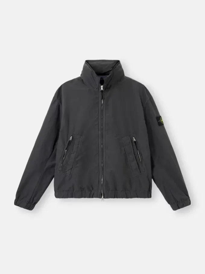 Giacca camicia con cappuccio anti-caduta e nascosto. Giacca camicia con cappuccio anti-caduta e nascosto.