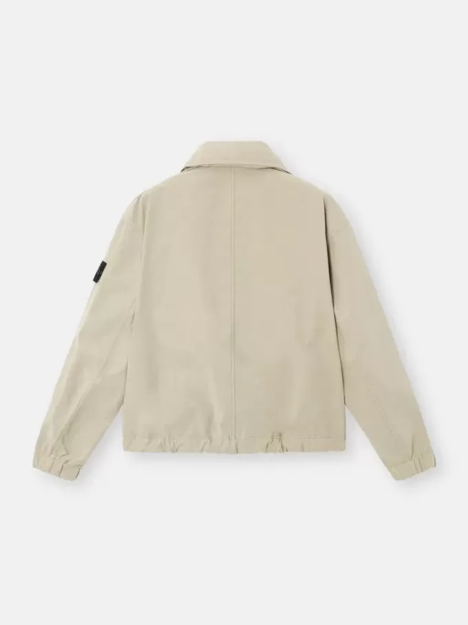 Giacca camicia con cappuccio anti-caduta e nascosto. Giacca camicia con cappuccio anti-caduta e nascosto.