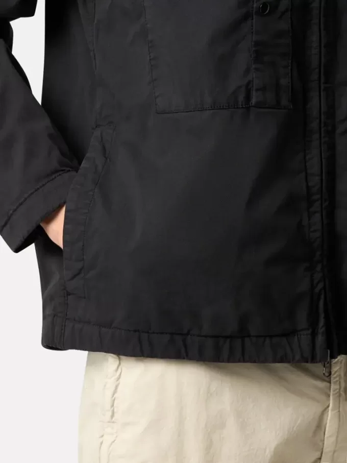 Giacca con cappuccio, tasche sul petto e protezione anti-caduta Giacca con cappuccio, tasche sul petto e protezione anti-caduta