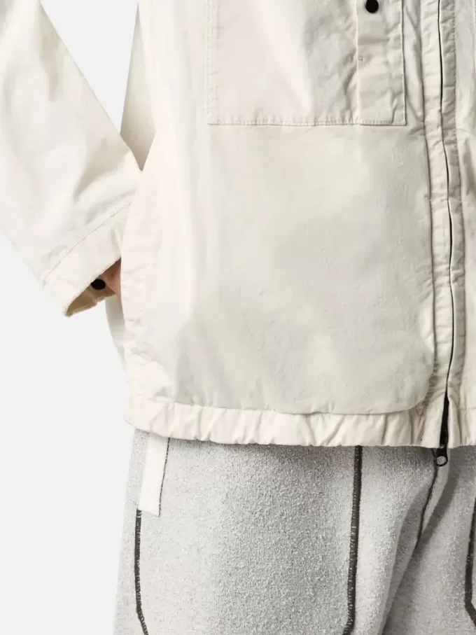 Giacca con cappuccio, tasche sul petto e protezione anti-caduta Giacca con cappuccio, tasche sul petto e protezione anti-caduta