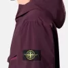 Giacca da campo con cappuccio, tasche antiscivolo e bottoni a pressione. Giacca da campo con cappuccio, tasche antiscivolo e bottoni a pressione.