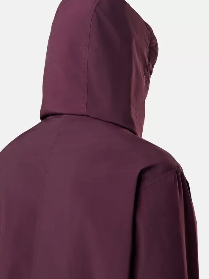 Giacca da campo con cappuccio, tasche antiscivolo e bottoni a pressione. Giacca da campo con cappuccio, tasche antiscivolo e bottoni a pressione.