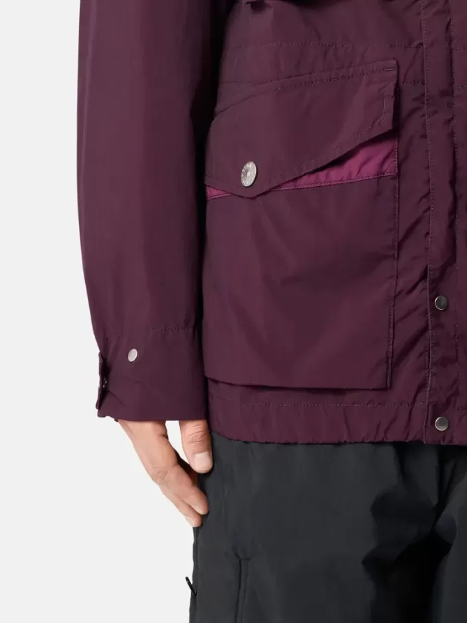 Giacca da campo con cappuccio, tasche antiscivolo e bottoni a pressione. Giacca da campo con cappuccio, tasche antiscivolo e bottoni a pressione.