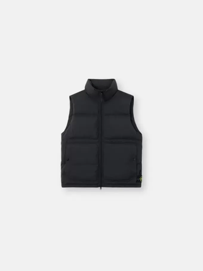 Gilet con finitura idrorepellente e tasche con bottoni a pressione Gilet con finitura idrorepellente e tasche con bottoni a pressione