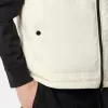Gilet con finitura idrorepellente e tasche con bottoni a pressione Gilet con finitura idrorepellente e tasche con bottoni a pressione