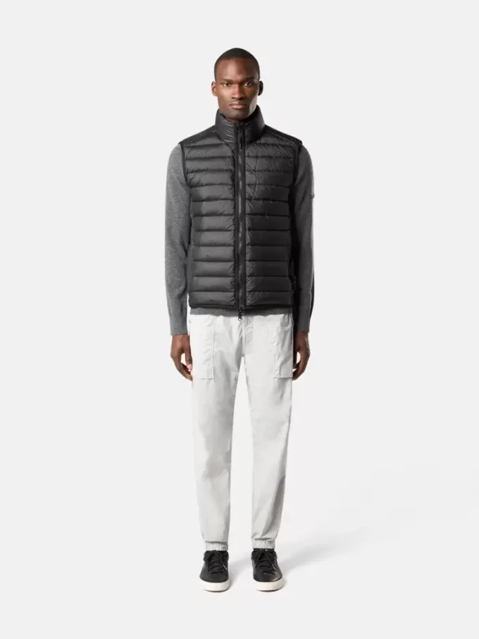Gilet leggero con cerniera e trattamento anti-goccia Gilet leggero con cerniera e trattamento anti-goccia