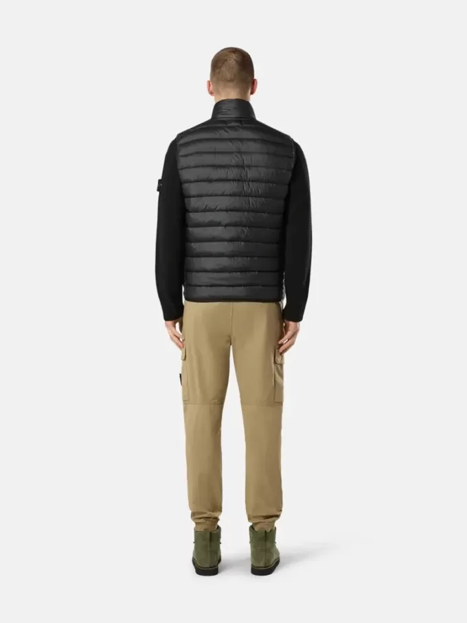 Gilet leggero con cerniera e trattamento anti-goccia Gilet leggero con cerniera e trattamento anti-goccia