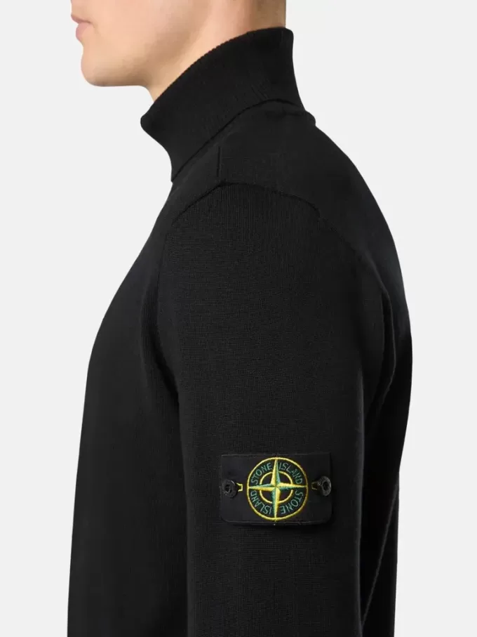 Maglione a collo alto con bordi a costine