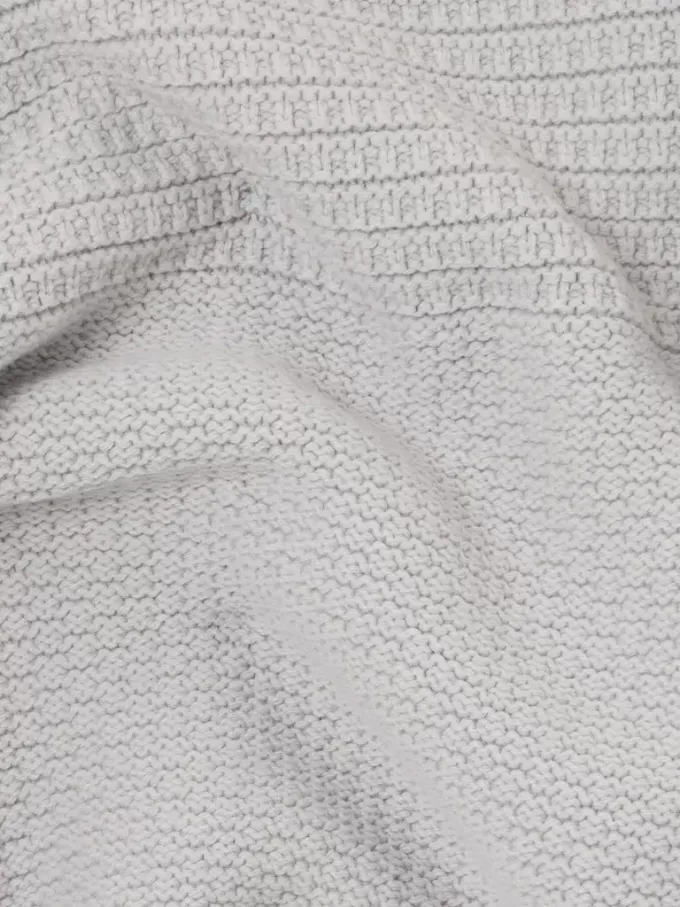 Maglione con collo alto e ampie rifiniture a coste