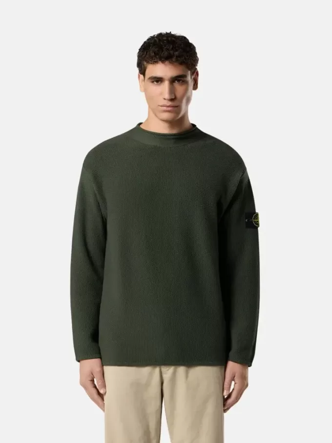 Maglione con collo alto e dettagli a cuciture rovesciate