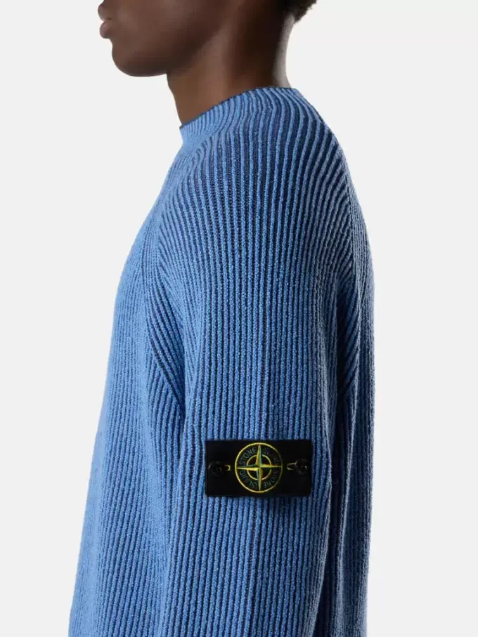 Maglione con collo alto e texture a costine vanisé Maglione con collo alto e texture a costine vanisé