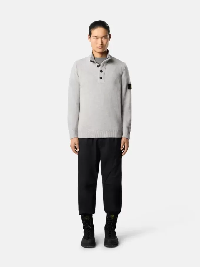 Maglione con mezza zip e rifiniture in feltro Maglione con mezza zip e rifiniture in feltro