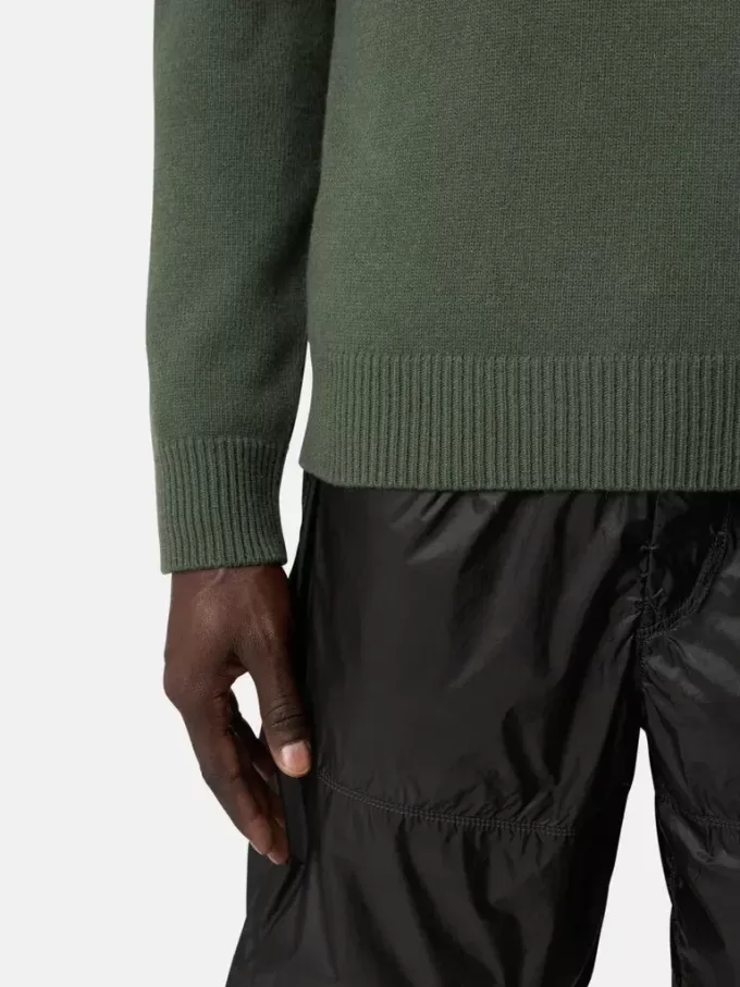 Maglione girocollo con dettagli a maglia rovesciata Maglione girocollo con dettagli a maglia rovesciata