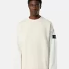 Maglione girocollo con dettagli cuciture a contrasto Maglione girocollo con dettagli cuciture a contrasto