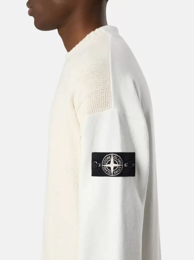 Maglione girocollo con dettagli cuciture a contrasto Maglione girocollo con dettagli cuciture a contrasto