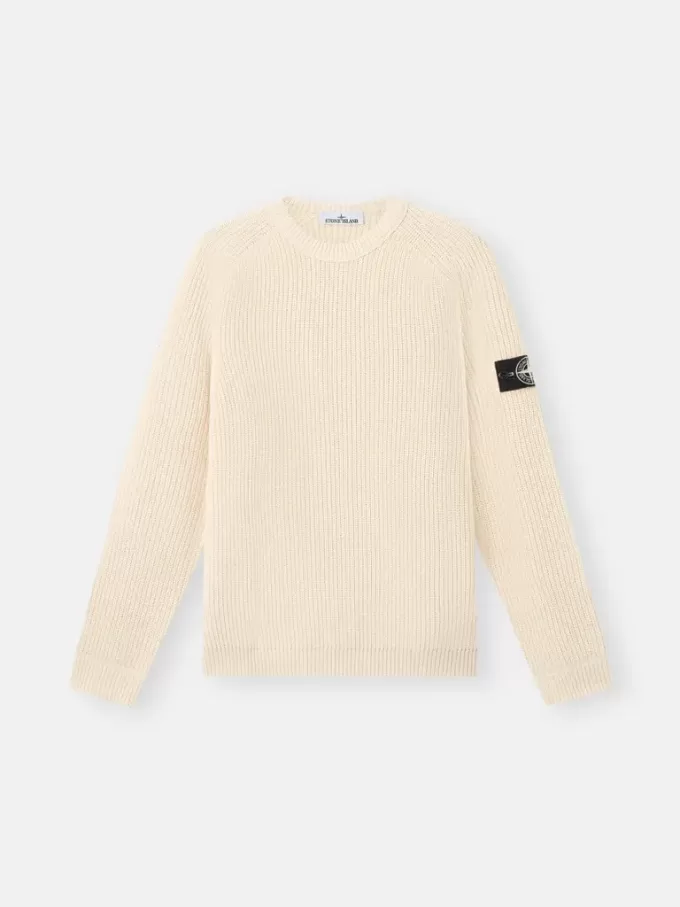 Maglione girocollo con lavorazione a coste e maniche raglan. Maglione girocollo con lavorazione a coste e maniche raglan.
