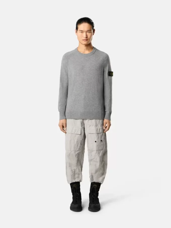 Maglione girocollo con maniche raglan e bordi a costine