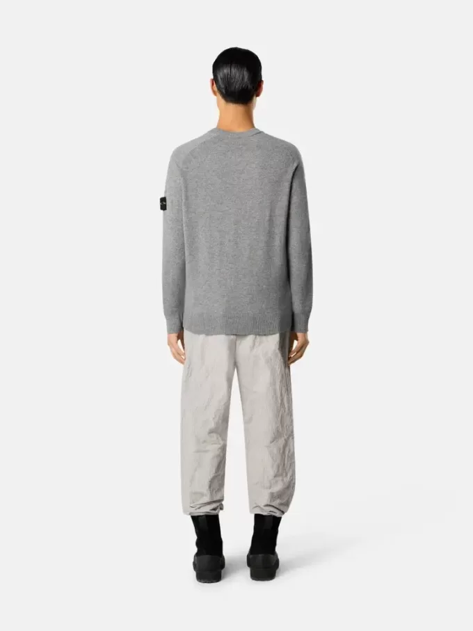 Maglione girocollo con maniche raglan e bordi a costine