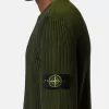 Maglione girocollo con spray bicolore e lavorazione a coste